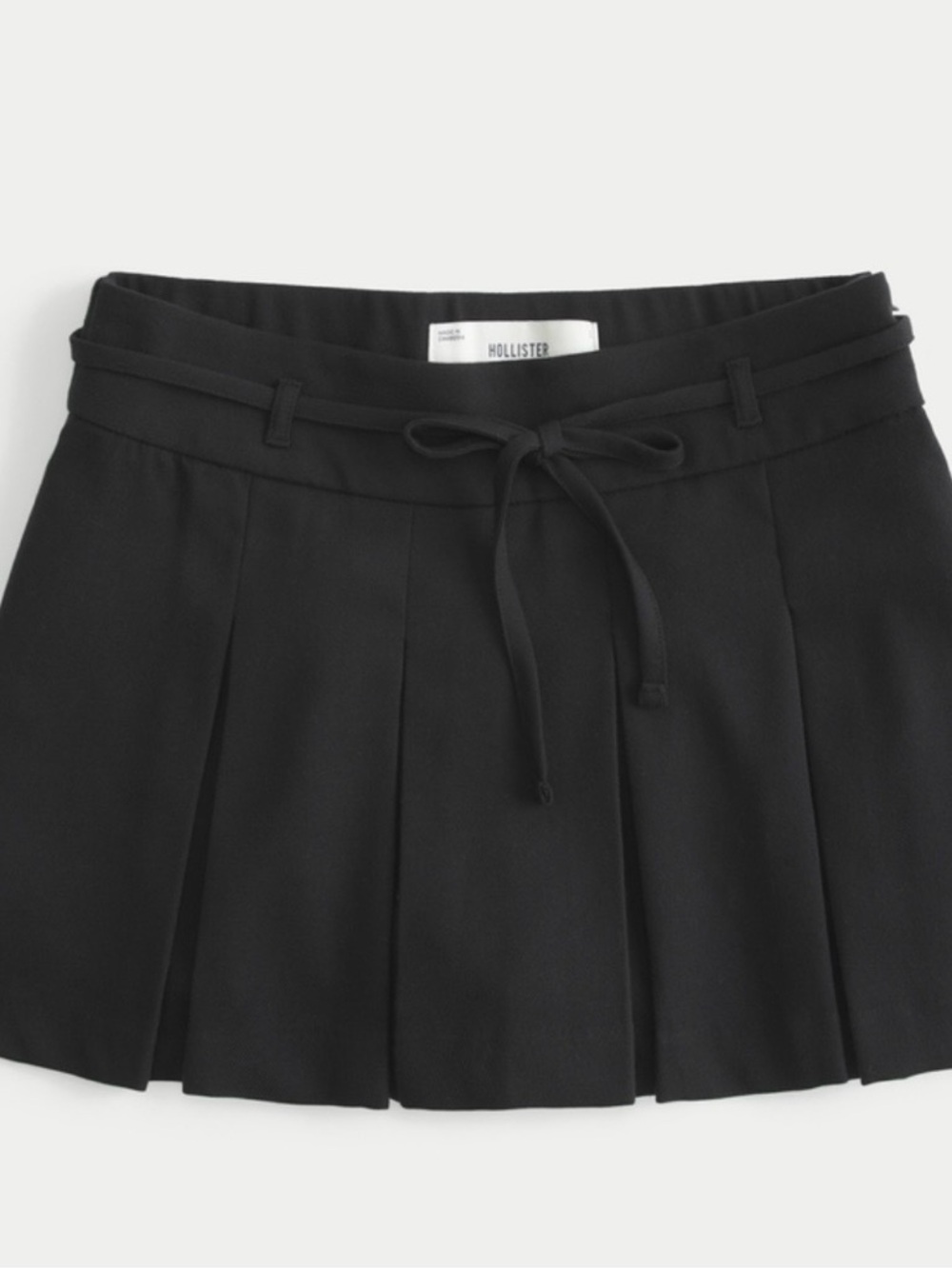 Hollister Black Pleated Mini Skort